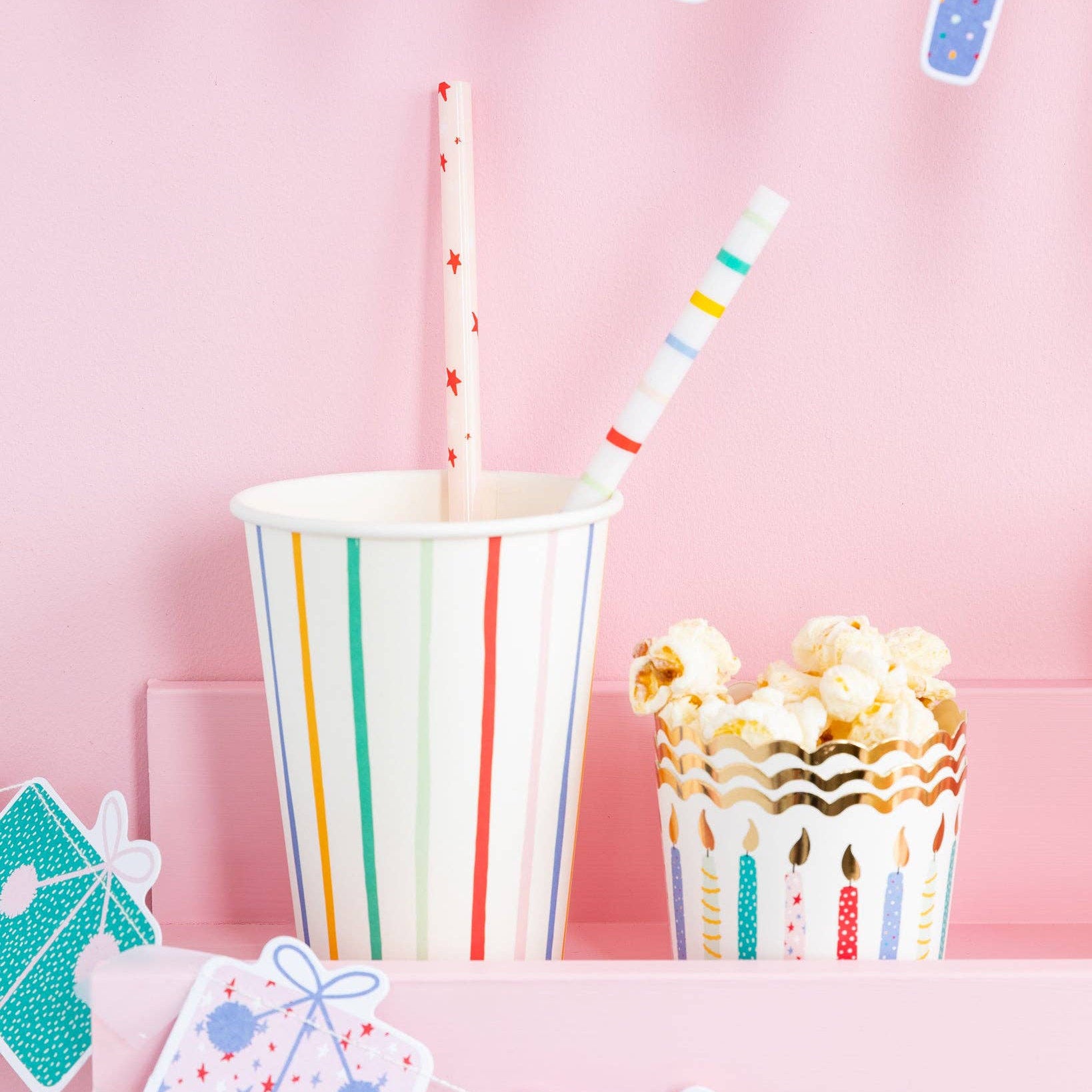 http://thepartypirate.com/cdn/shop/collections/mint_paper_straws.jpg?v=1694511119